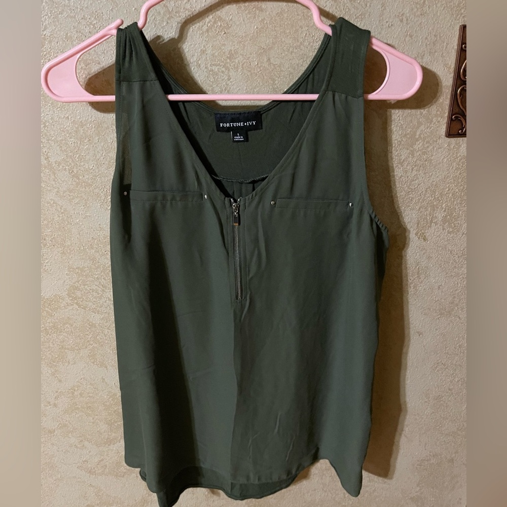 Fortune & Ivy green tank top blouse. Size L